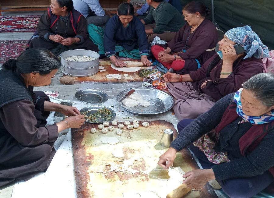 momo 13 nepal ladakh tibet
