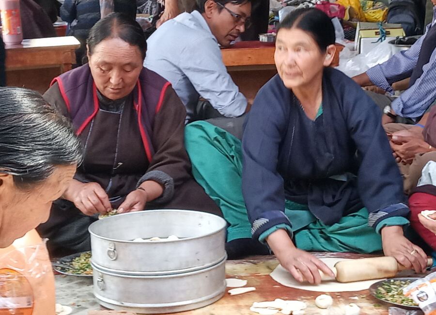 momo 15 nepal ladakh tibet