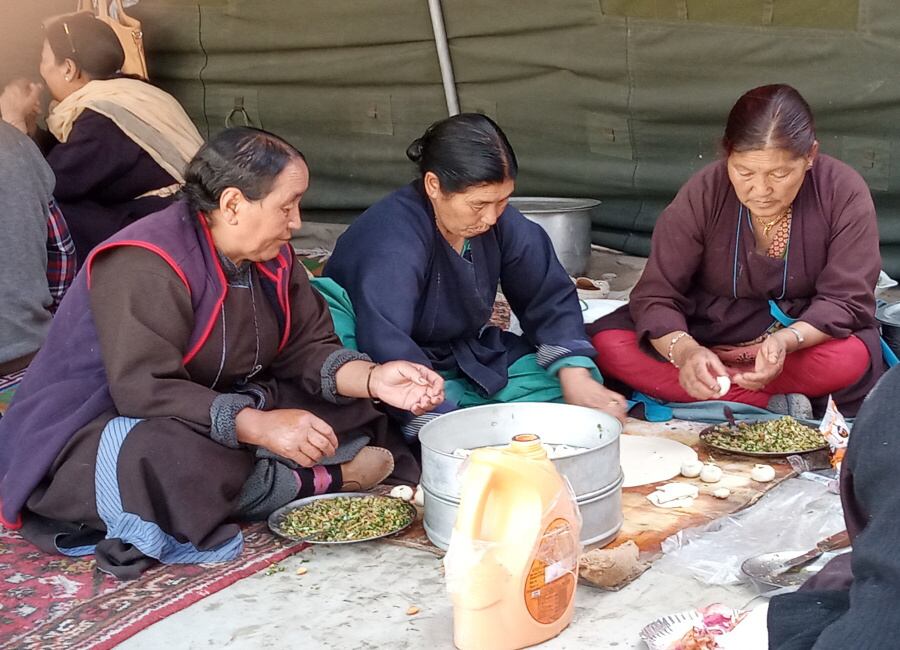momo 20 nepal ladakh tibet